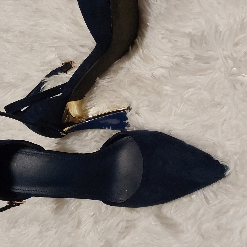 Women's Closed-toe Heels